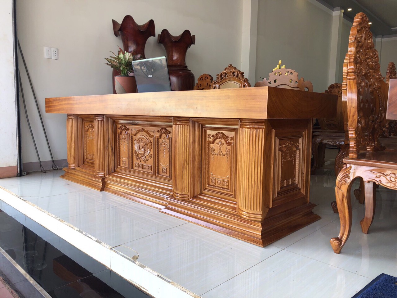 Bàn làm việc