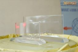 Biển chức danh mica vát cạnh