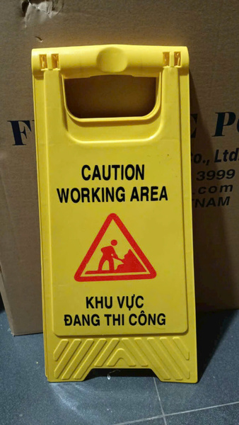 Biển báo khu vực thi công
