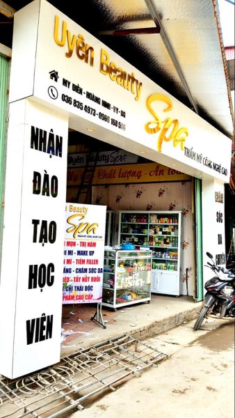 Biển hiệu Spa Uyên Beauty