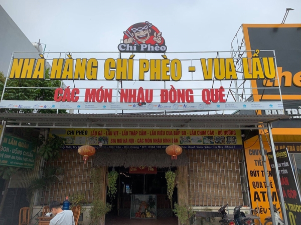 Biển hiệu nhà hàng Chí Phèo