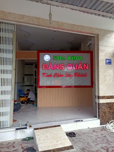 Biển quảng cáo đèn