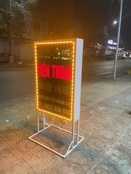 Biển quảng cáo đèn Led cửa hàng điện thoại