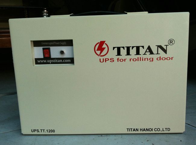 Bình lưu điện UPS TT1200