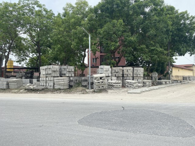 Bó vỉa bê tông