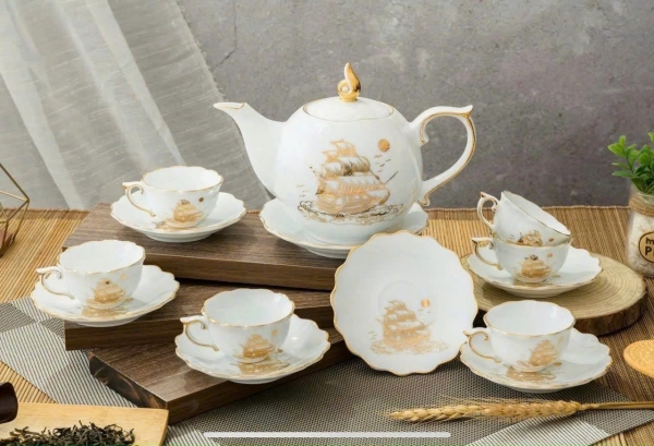 Bộ ấm chén gốm sứ