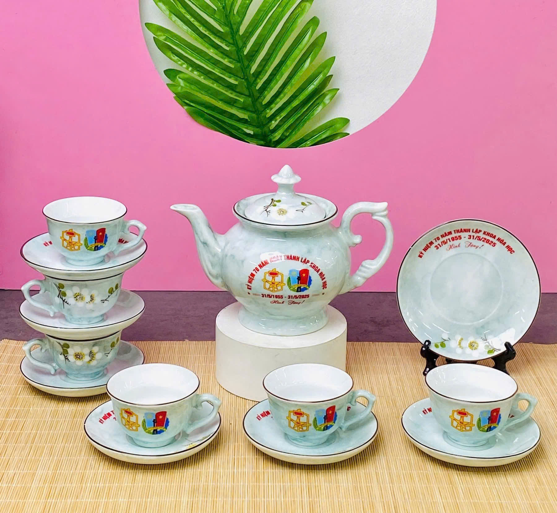 Bộ ấm trà sứ