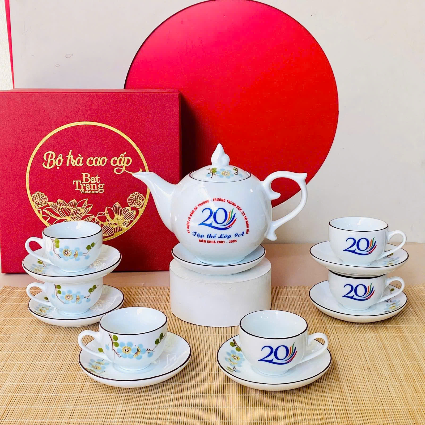 Bộ ấm trà sứ