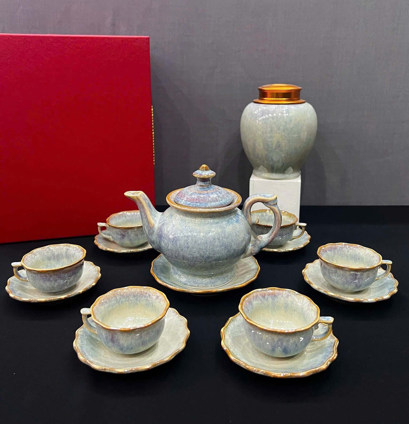 Bộ ấm trà sứ