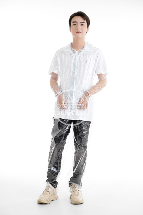 Bộ áo mưa trong suốt