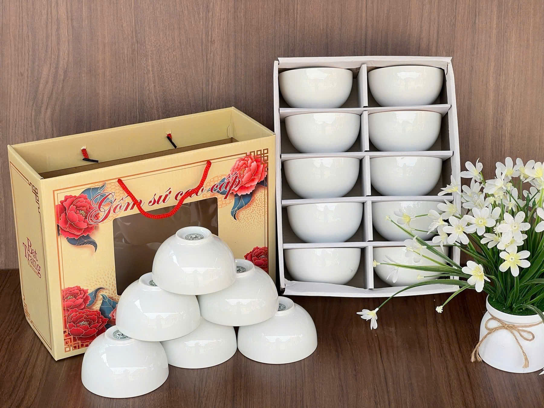Bộ chén gốm sứ