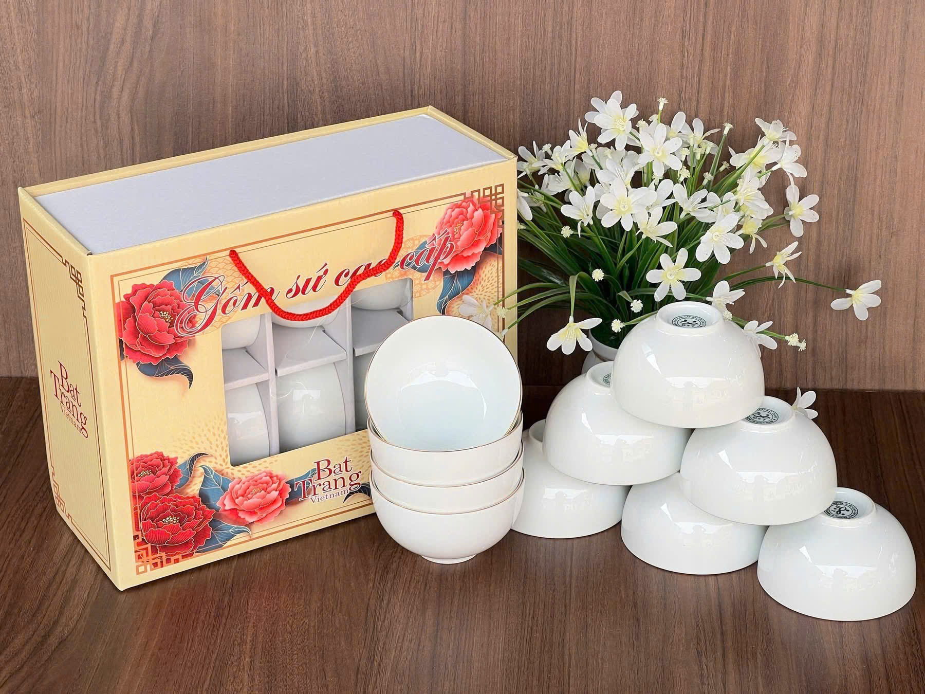 Bộ chén gốm sứ