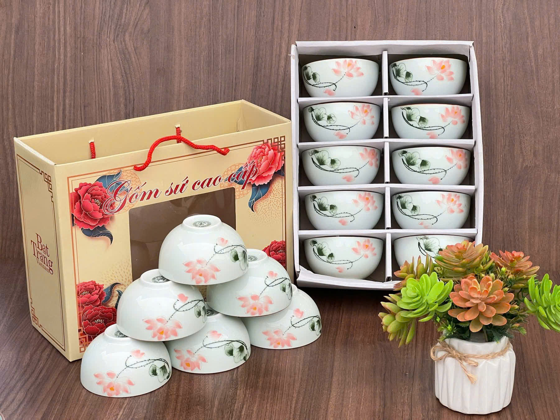 Bộ chén gốm sứ