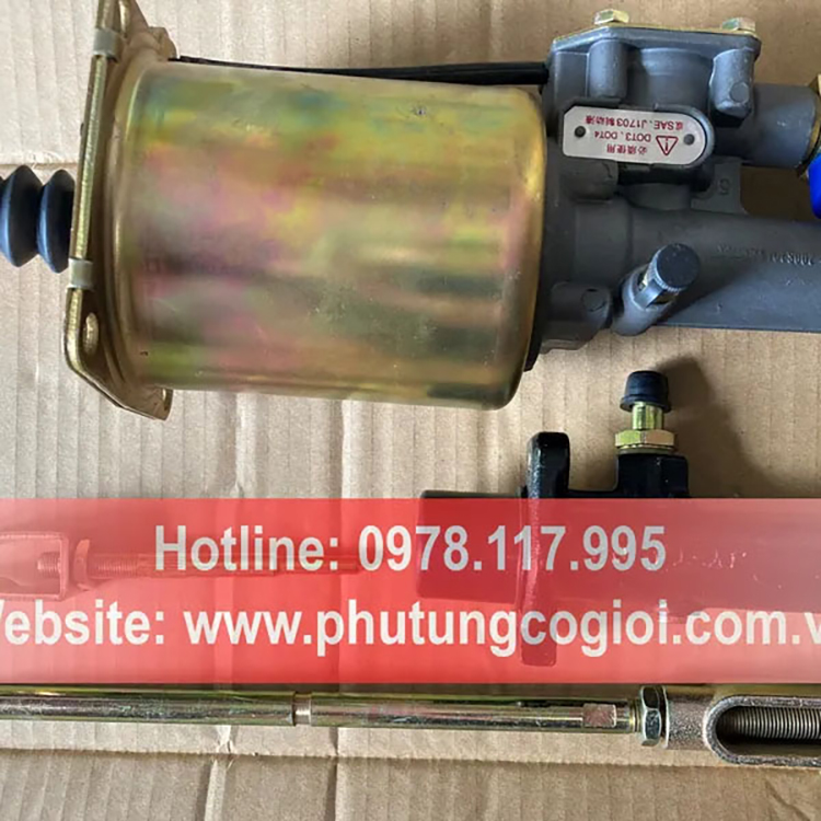 Tổng côn trên và dưới xe lu