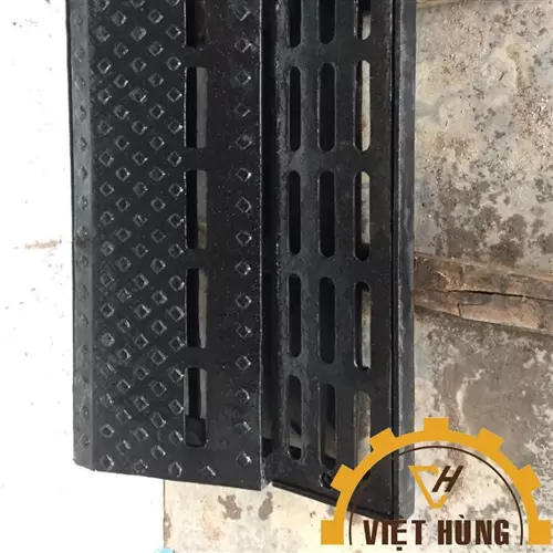 Bó vỉa gang cầu hộp xiên