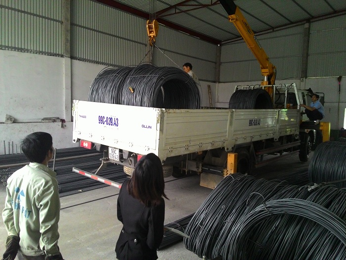 Xếp dỡ hàng hóa bằng nhân lực