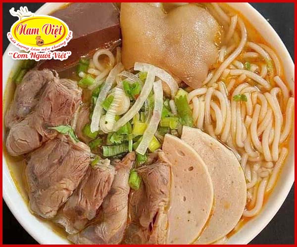 Bún bò Nam Bộ