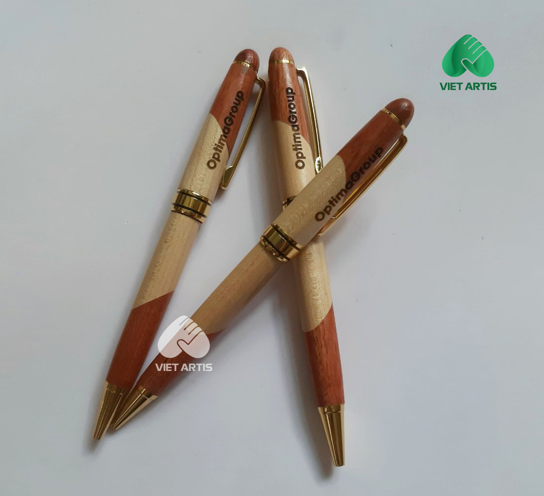 Bút gỗ khắc tên