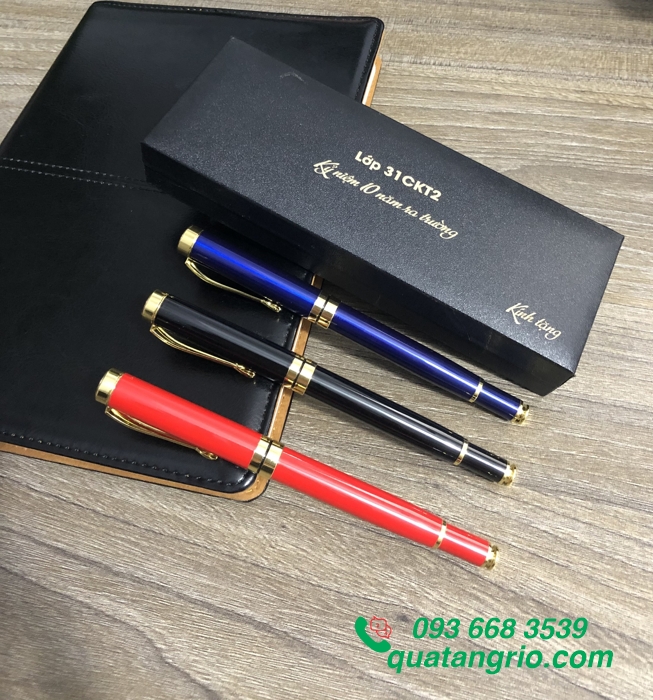Bút ký kim loại màu phong thủy khắc logo và tên