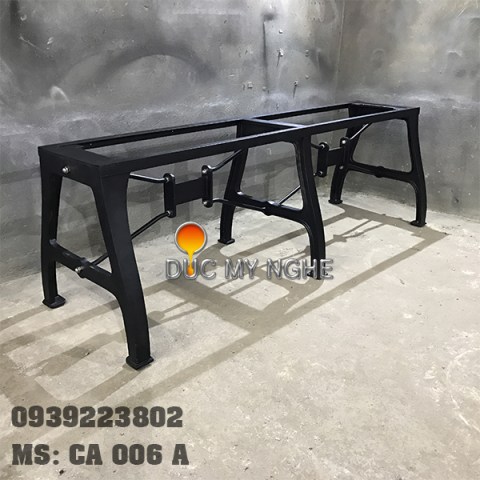 Bàn ăn cổ điển