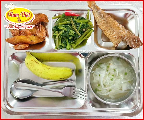 Cá hường chiên xả ớt, thịt rim tép