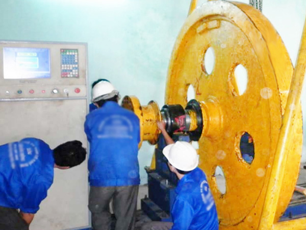Cân bằng động bánh đà cán thép 5 tấn