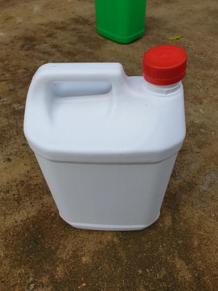 Can nhựa 5L trắng