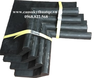 Cao su P30 góc