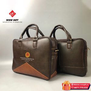 Quà tặng cặp da đại hội