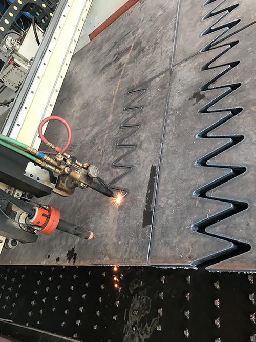 Gia công cắt CNC khe co giãn mặt cầu