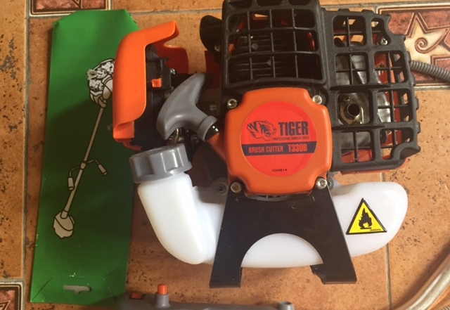 Máy cắt cỏ Tiger 330B