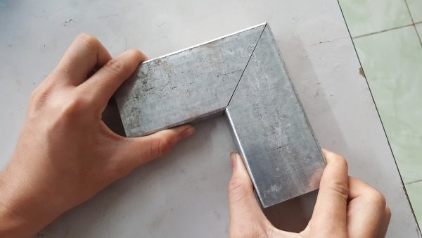 Cắt góc vuông hộp 2x30x60mm