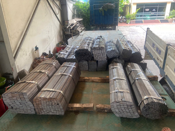 Cắt khắc laser thép