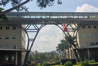 Cầu nối toàn nhà FPT