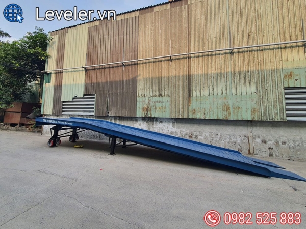 Cầu lên Container