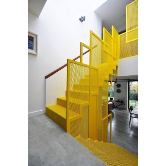 Cầu thang lưới thép