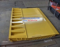 Cầu dẫn xe nâng lên container