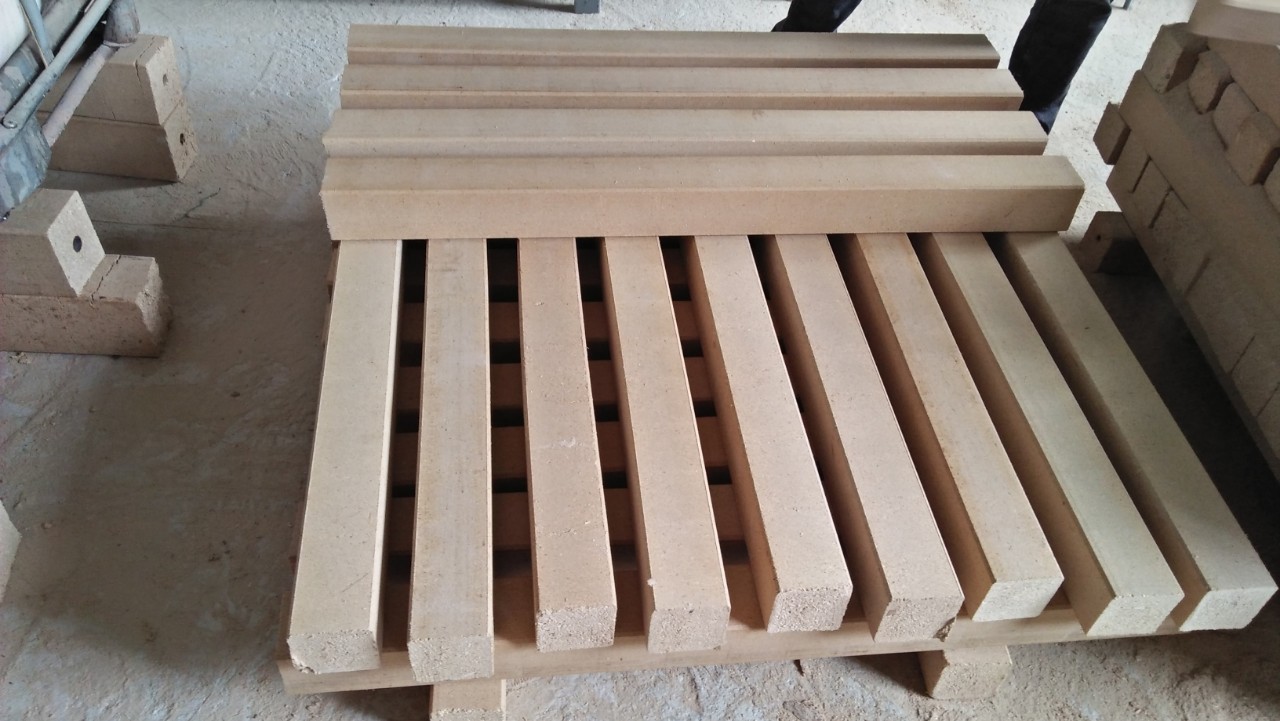 Chân cục mùn, Chân đế pallet