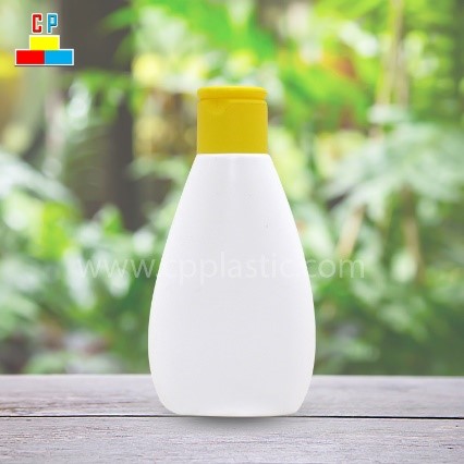 Chai dung dịch vệ sinh phụ nữ