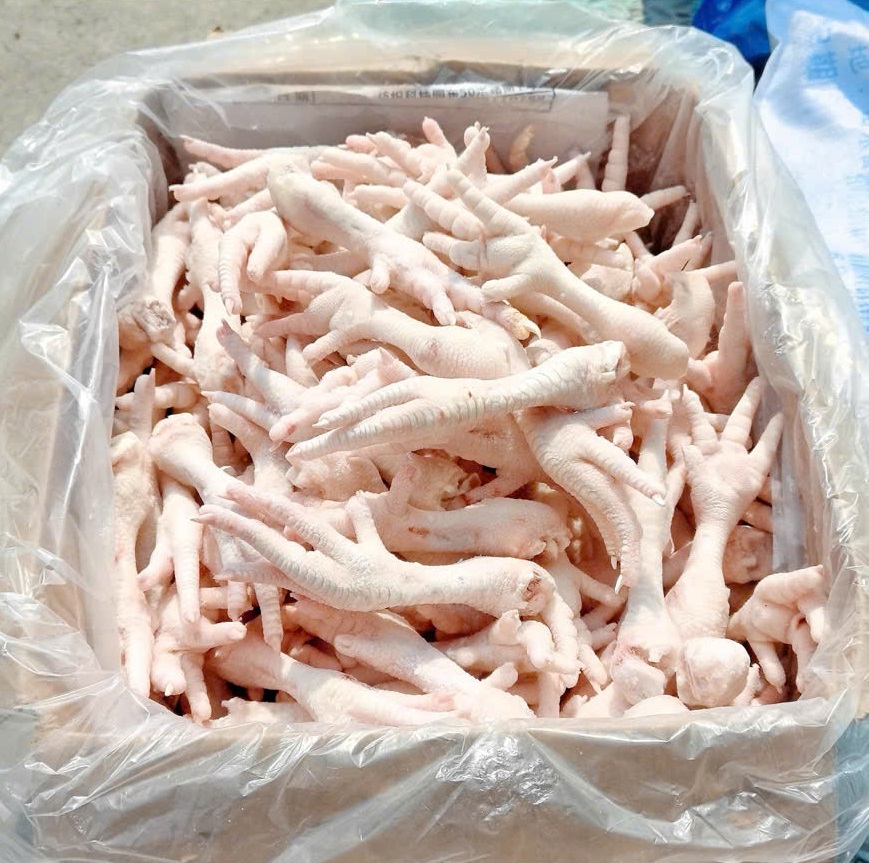 Chân gà dài chưa rút xưởng