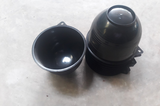 Chén hứng mủ cao su