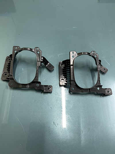 Chi tiết nhựa ô tô