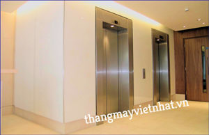 Thang máy chở khách
