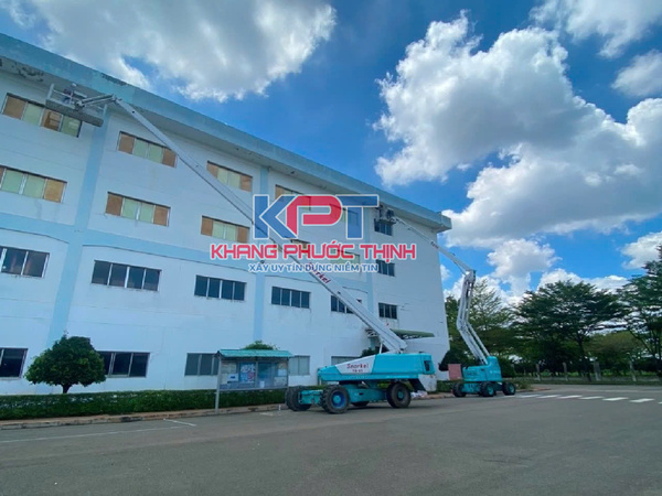 Xe nâng người