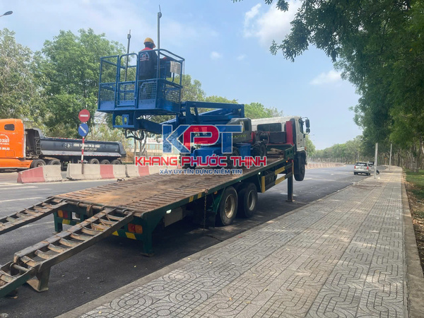 Xe nâng người