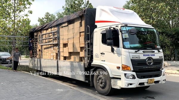 Xe tải chở hàng thực phẩm