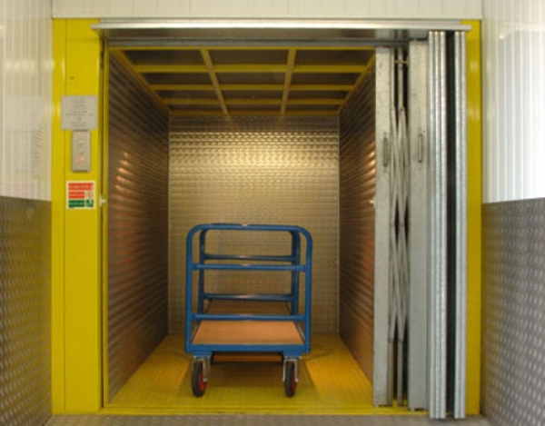 Thang máy chở hàng 500kg mới