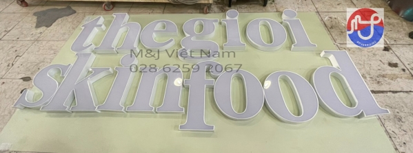 Chữ nhôm viền