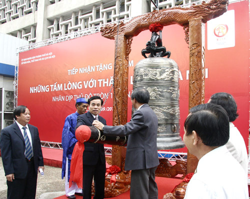 Đúc chuông đồng