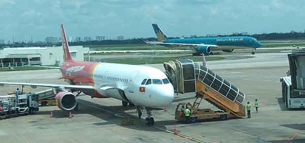 Chuyển phát nhanh nội địa hỏa tốc hàng không